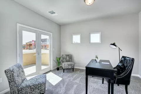 1052 Hogan Rd, Galt, CA 95632 photo 2