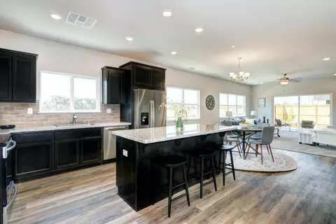 1052 Hogan Rd, Galt, CA 95632 photo 3