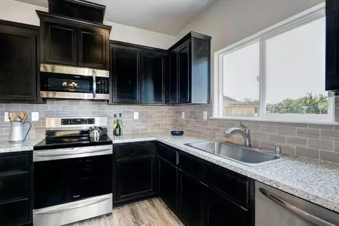 1052 Hogan Rd, Galt, CA 95632 photo 5