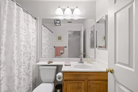 Bath - 8649 Mullein Ct, Antelope, CA 95843 photo 1 of 6