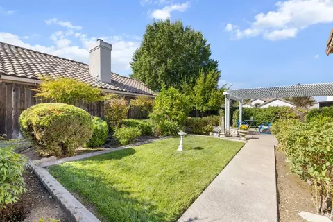 Exterior - 8649 Mullein Ct, Antelope, CA 95843 photo 10 of 13