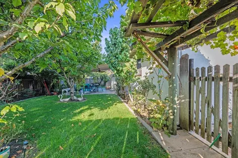 Exterior - 620 Gold St, Manteca, CA 95336 photo 4 of 7