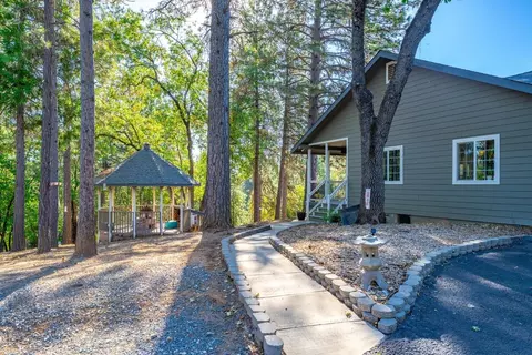 100 Gilbert Dr, Applegate, CA 95703 photo 4