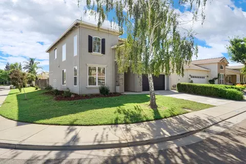 3920 Fallen Oak Dr, Modesto, CA 95355 photo 2