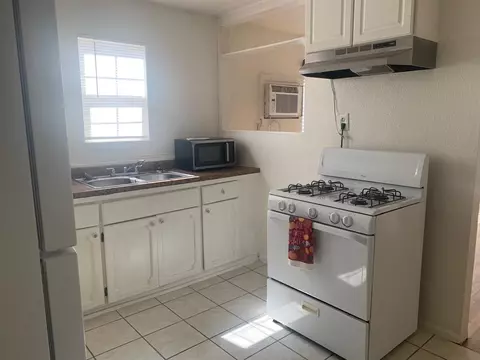 Kitchen - 4605 Summer St, Olivehurst, CA 95961 photo 1 of 2