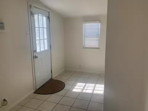 Entry Way - 4605 Summer St, Olivehurst, CA 95961 photo 1 of 1