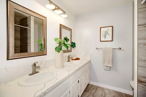 Bath - 8630 Pershing Ave, Fair Oaks, CA 95628 photo 3 of 4