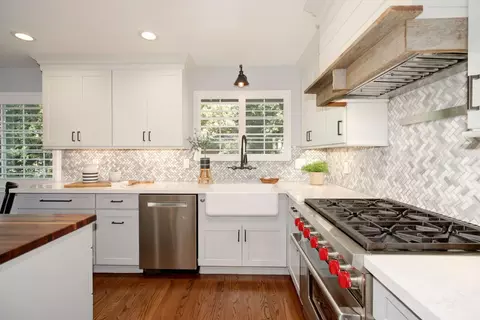 Kitchen - 8630 Pershing Ave, Fair Oaks, CA 95628 photo 9 of 11