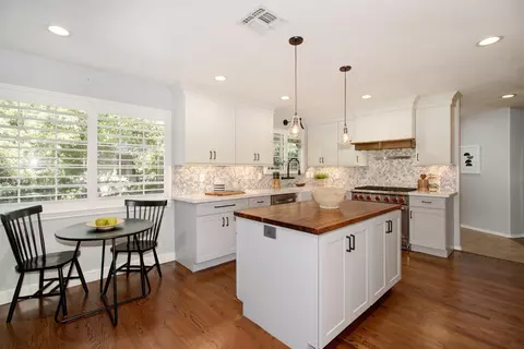 Kitchen - 8630 Pershing Ave, Fair Oaks, CA 95628 photo 4 of 11