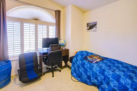 Bedroom - 1722 Brookside Dr, Manteca, CA 95336 photo 2 of 8