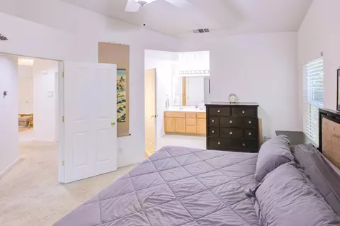 Bedroom - 1722 Brookside Dr, Manteca, CA 95336 photo 6 of 8