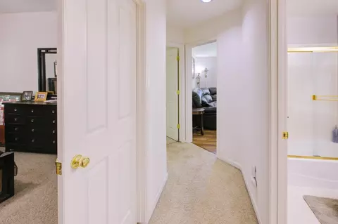Entry Way - 1722 Brookside Dr, Manteca, CA 95336 photo 4 of 4