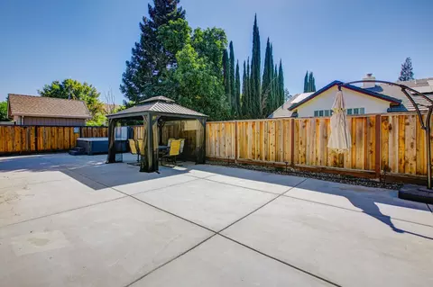 Exterior - 1722 Brookside Dr, Manteca, CA 95336 photo 5 of 8