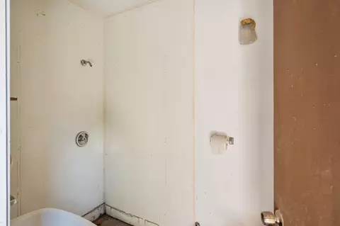 Bath - 3435 Blaker Rd, Ceres, CA 95307 photo 4 of 4