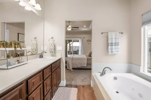 Entry Way - 1021 Gabrielle Pl, Ripon, CA 95366 photo 4 of 4