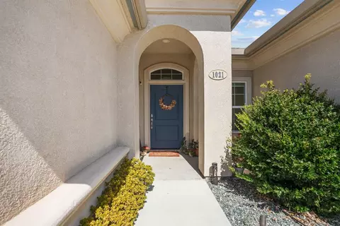 Entry Way - 1021 Gabrielle Pl, Ripon, CA 95366 photo 1 of 4