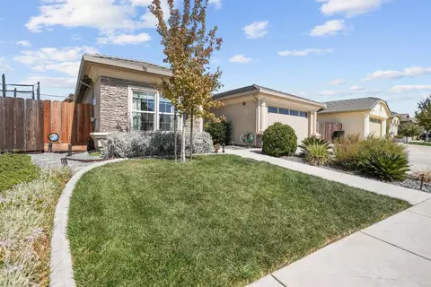 Exterior - 1021 Gabrielle Pl, Ripon, CA 95366 photo 3 of 9