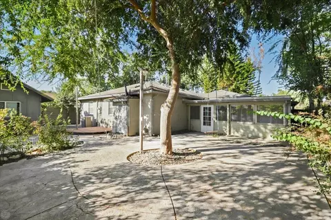 Exterior - 2100 Gordon Ave, Modesto, CA 95350 photo 10 of 12