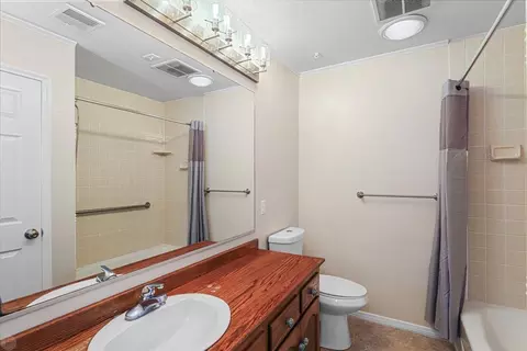 Bath - 2100 Gordon Ave, Modesto, CA 95350 photo 1 of 2