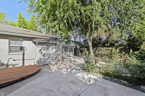 Exterior - 2100 Gordon Ave, Modesto, CA 95350 photo 6 of 12