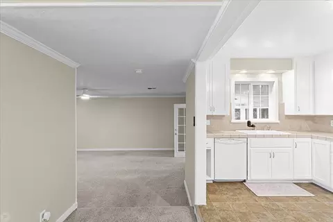 Entry Way - 2100 Gordon Ave, Modesto, CA 95350 photo 3 of 4
