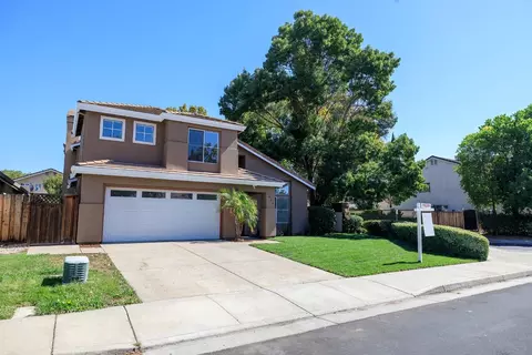 1498 Monterey Ct, Tracy, CA 95376 photo 3
