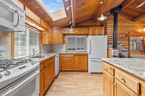 Kitchen - 409 Alpine Dr, Colfax, CA 95713 photo 3 of 3