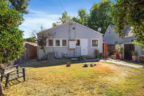 Exterior - 135 Grant St, Modesto, CA 95354 photo 4 of 9