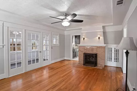 Living - 135 Grant St, Modesto, CA 95354 photo 1 of 4