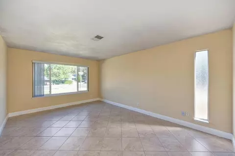 5712 Haskell Ave, Carmichael, CA 95608 photo 3