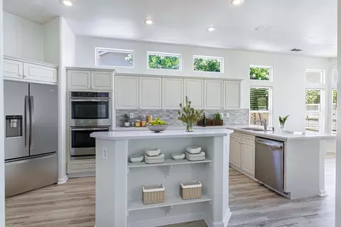 Kitchen - 4725 Via Brezza, Modesto, CA 95357 photo 5 of 5
