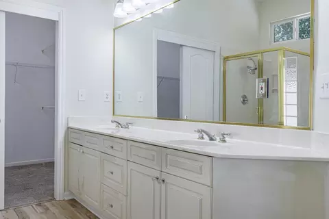 Bath - 4725 Via Brezza, Modesto, CA 95357 photo 5 of 5