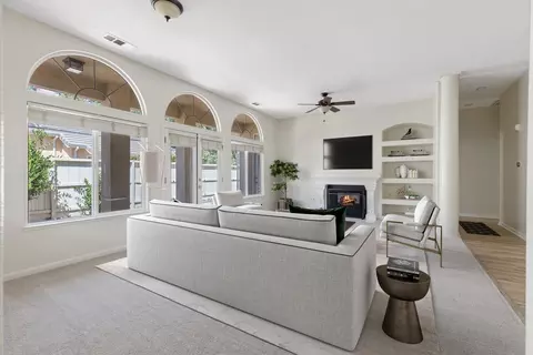 Living - 4725 Via Brezza, Modesto, CA 95357 photo 3 of 5