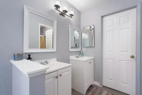 Bath - 2509 Merle Ave, Modesto, CA 95355 photo 2 of 4