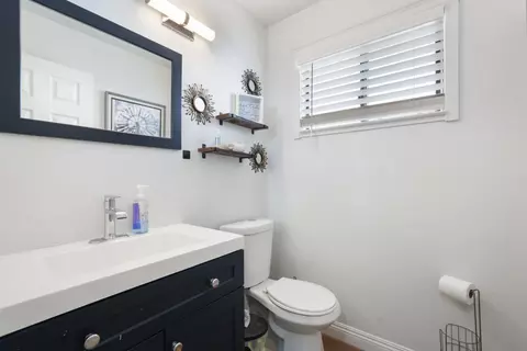 Bath - 2509 Merle Ave, Modesto, CA 95355 photo 1 of 4