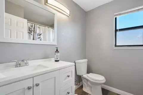 Bath - 2509 Merle Ave, Modesto, CA 95355 photo 3 of 4