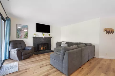 Living - 2509 Merle Ave, Modesto, CA 95355 photo 2 of 3