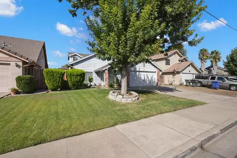 Exterior - 2509 Merle Ave, Modesto, CA 95355 photo 2 of 6