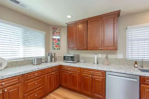 960 Collegeview Dr, Turlock, CA 95382 photo 8