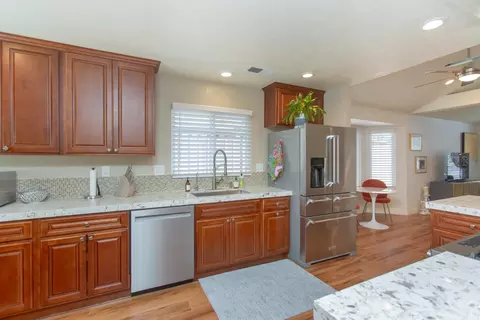 960 Collegeview Dr, Turlock, CA 95382 photo 9
