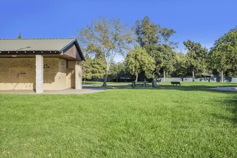 Exterior - 2105 Bodega Ln, Modesto, CA 95350 photo 2 of 9