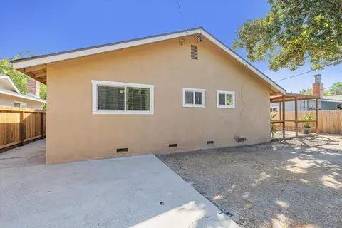 Exterior - 2105 Bodega Ln, Modesto, CA 95350 photo 5 of 9