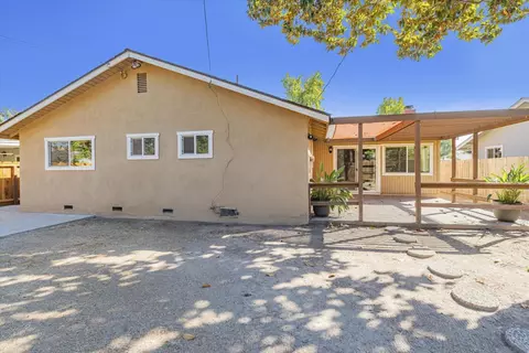 Exterior - 2105 Bodega Ln, Modesto, CA 95350 photo 6 of 9