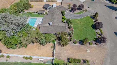 View/Area - 2507 Windy Ct, Merced, CA 95340 photo 2 of 8
