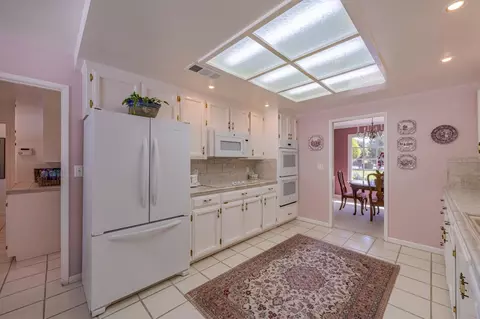 Kitchen - 2507 Windy Ct, Merced, CA 95340 photo 2 of 4