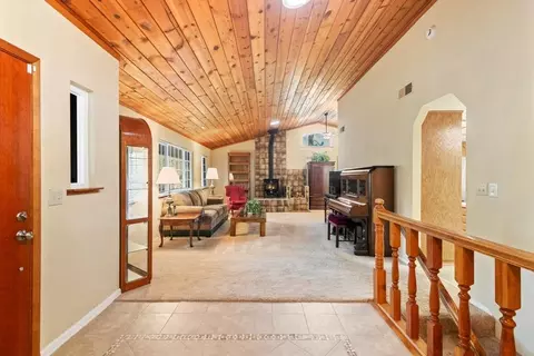 Entry Way - 1662 Stonecrest Rd, Placerville, CA 95667 photo 4 of 8