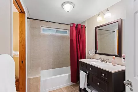 Bath - 1662 Stonecrest Rd, Placerville, CA 95667 photo 7 of 8