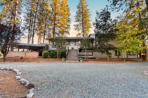 Exterior - 1662 Stonecrest Rd, Placerville, CA 95667 photo 2 of 20