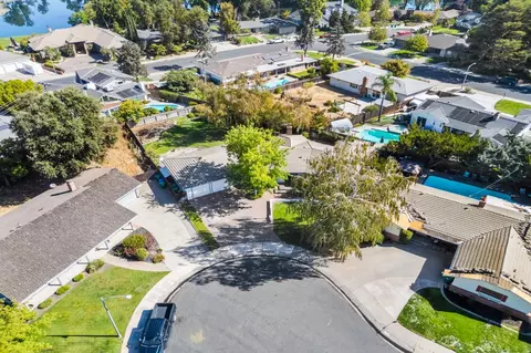 1242 Devine Dr, Lodi, CA 95240 photo 2