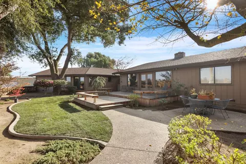 Exterior - 3575 W Turner Rd, Lodi, CA 95242 photo 9 of 11
